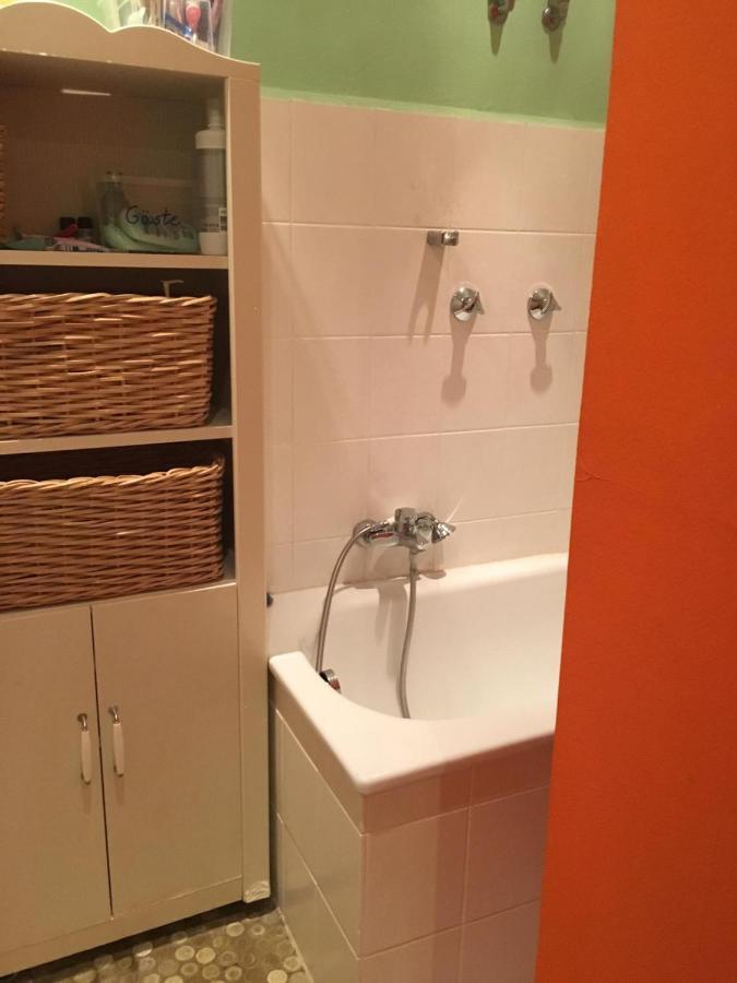 Ferienwohnung Glueck In Benrath Düsseldorf Exterior foto